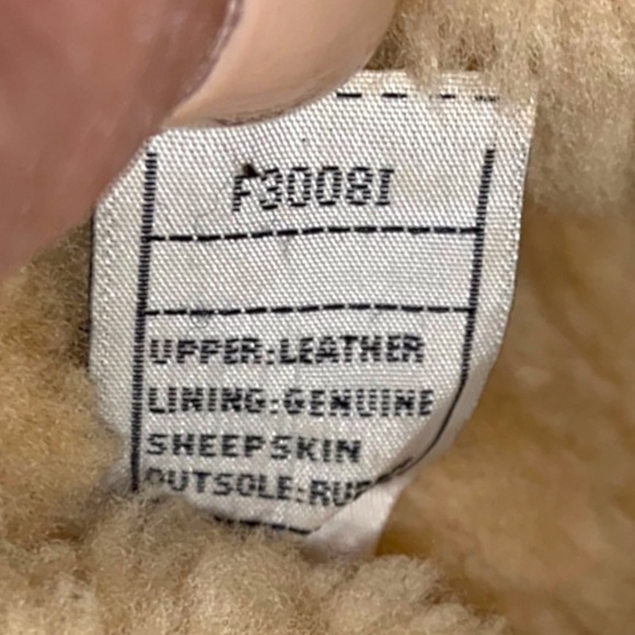 UGG Medium Brown Sheepskin Style F3008I Short Ankle Boots Size 6 - Picture 8 of 13